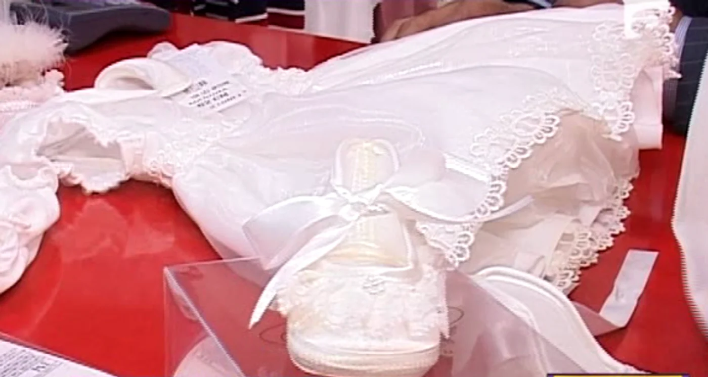 Marcel Toader şi Diana Bişnicu au fost la cumpărături pentru Riana. (captură Antena 1)
