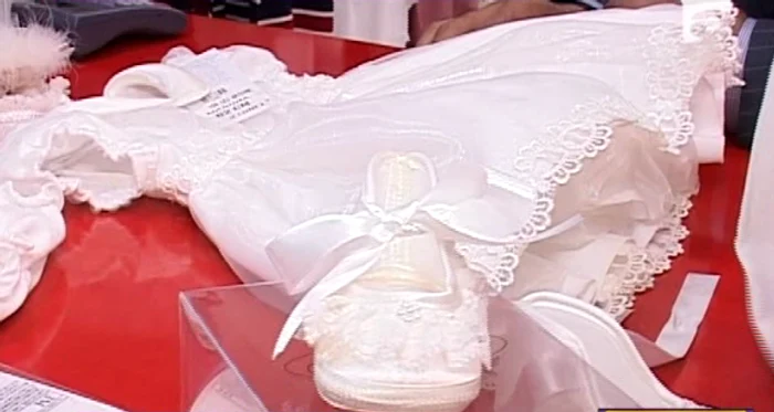 Marcel Toader şi Diana Bişnicu au fost la cumpărături pentru Riana. (captură Antena 1)