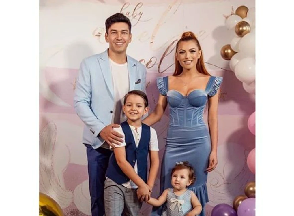 
    Fiica Elenei Gheorghe a ales câteva lucruri de pe tavă, iar invitații au fost plăcut surprinșiFoto Instagram  