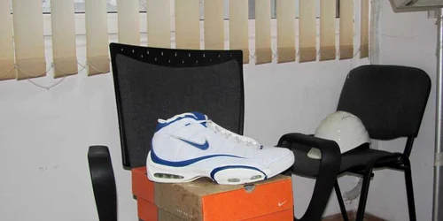 Pantoful are mărimea 52,5