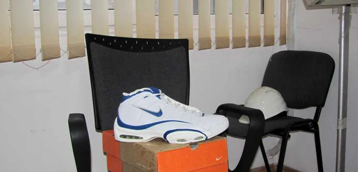Pantoful are mărimea 52,5