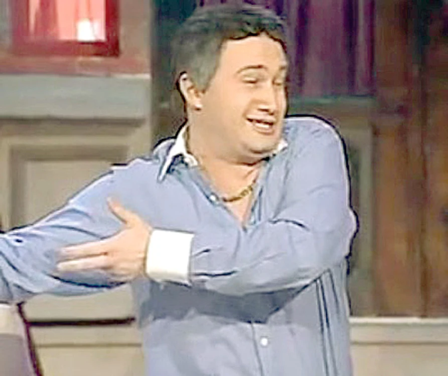 Fernando de la Caransebeş (stânga) şi  Gigi Becali sunt două personaje pe care  Mihai Bendeac le imită impecabil. Acum  va reveni cu încă 50 de roluri noi