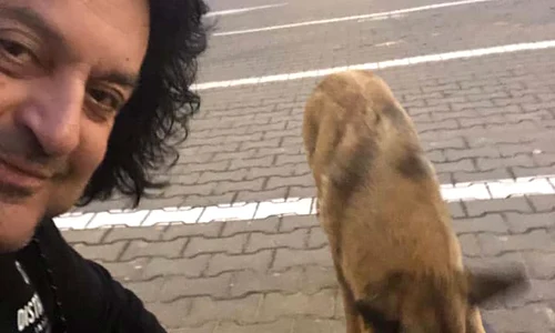 Paul Ciuci, solistul trupei Compact, şi a impresionat fanii cu această fotografie jpeg