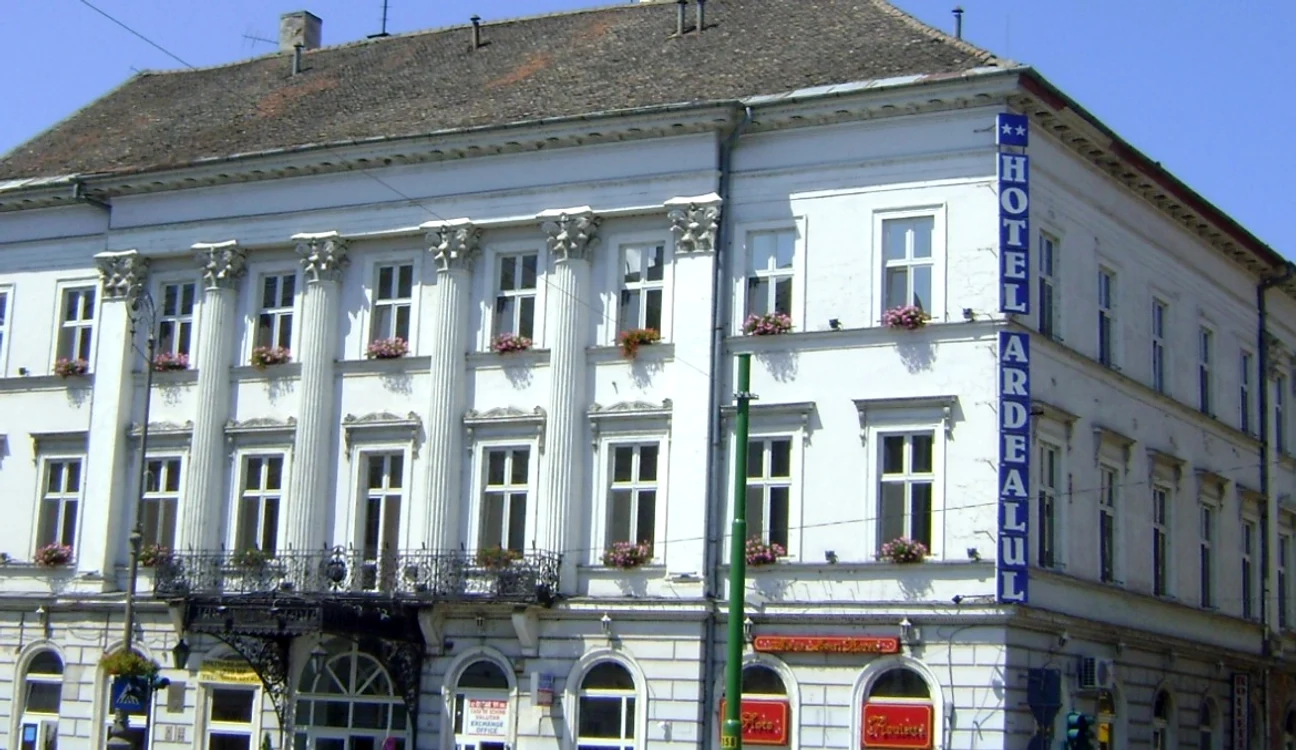 Hotelul Ardealul se află lângă Teatru FOTO: arhivă www.aradcityguide.ro