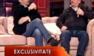 Marcel Toader şi socrul lui au stat pentru prima dată pe aceiaşi canapea (captură: Antena 1) jpeg