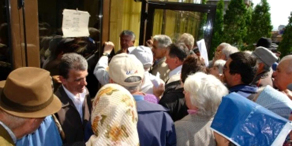 Bacău: Start la distribuirea biletelor de tratament pentru pensionari