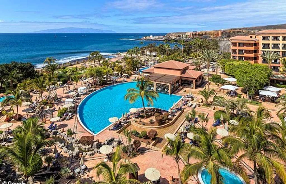 1000 de persoane sunt în carantină în Hotelul Adeje din Tenerife