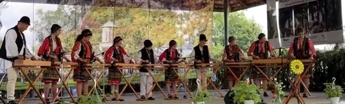 Grupul de țiterași cântând la festivaluri arhivă personală jpg