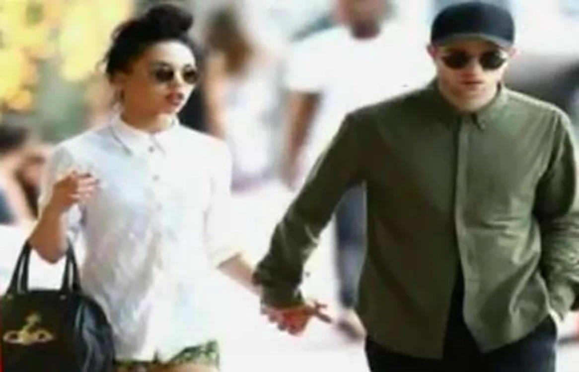 
    Robert Pattinson este hotărât să se însoare cu cântăreaţa de 27 de ani Foto: Captură Prima TV  