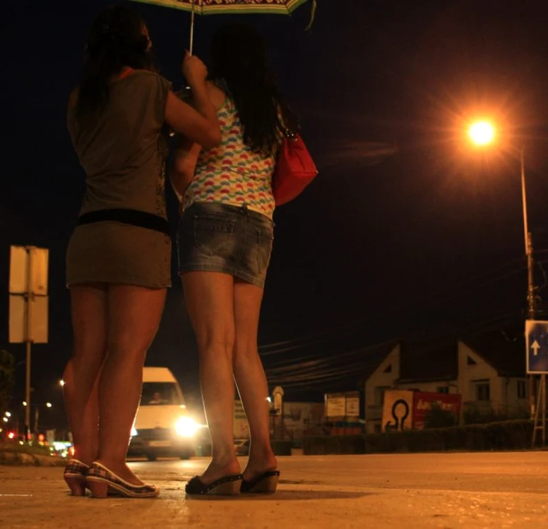 Femeile au fost amendate cu suma totală de 5.500 de lei pentru prostituţie (Arhiva Click!)
