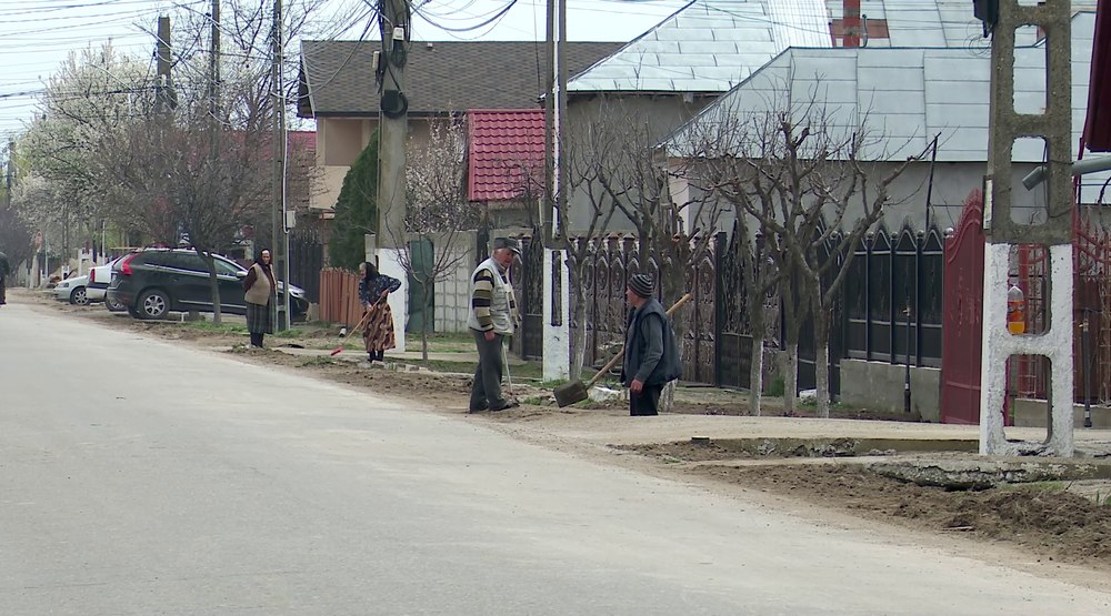 Soarta tristă a pensionarilor din agricultură, forțați de sărăcie să muncească la bătrânețe: „Nu-mi ajung din lună în lună banii”