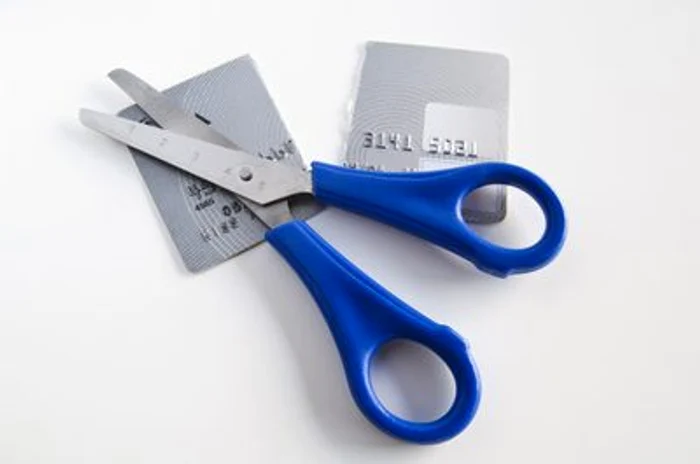 Balanțele au datorii