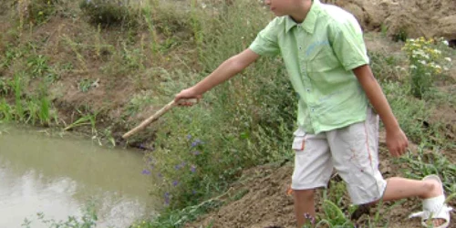Bacău: Filmul tragediei celor patru copii înecaţi în iaz