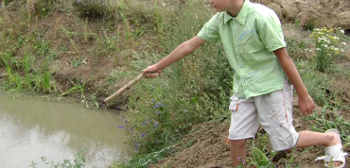 Bacău: Filmul tragediei celor patru copii înecaţi în iaz