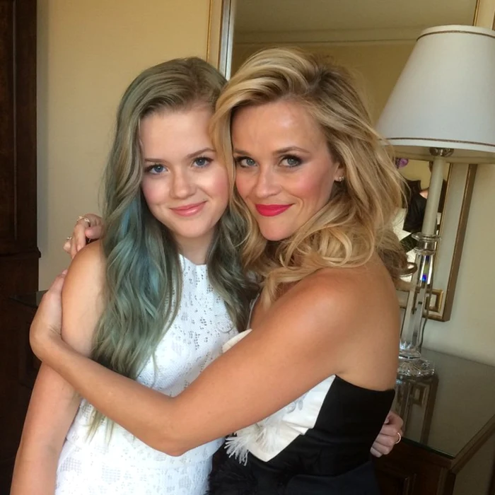 Reese Witherspoon "Me and my girl #ready for Hot Pursit premiere! @avaphillippe" jpeg