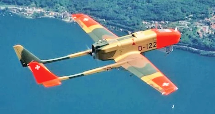 
    Vameșii elvețieni folosesc  adesea avioanele fără pilot  ale Forțelor Aeriene   