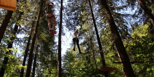 Parc aventură Zărneşti
