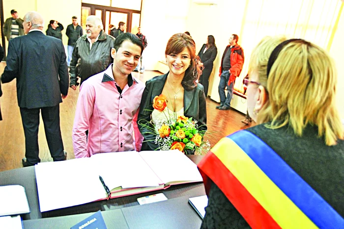 Ana Maria şi Adrian s-au căsătorit după ce s-au  cunoscut pe Internet