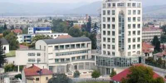 Un comisar superior al Gărzii Financiare Vâlcea, Ilie Grecu, cercetat penal ca a luat mita 1.000 de euro