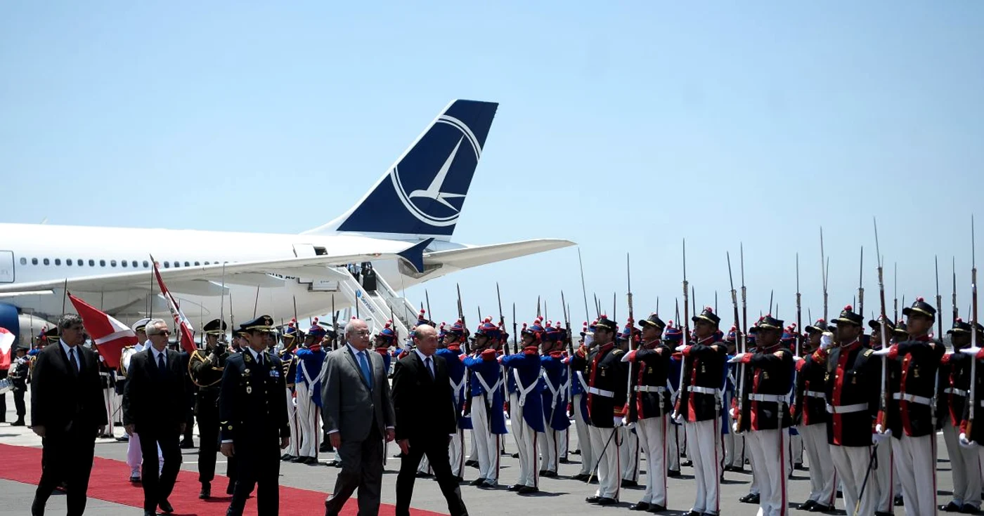 Traian Băsescu folosea o aeronavă Tarom pentru deplasările externe