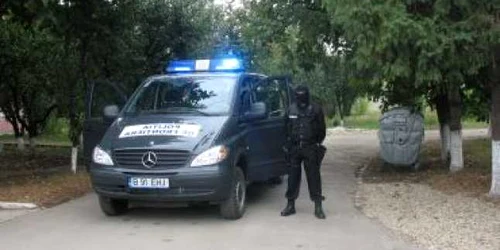 Timişoara: Poliţia de Frontieră a reţinut la vama cu Serbia o persoană urmărită din greşeală pentru jaful de la Galaţi