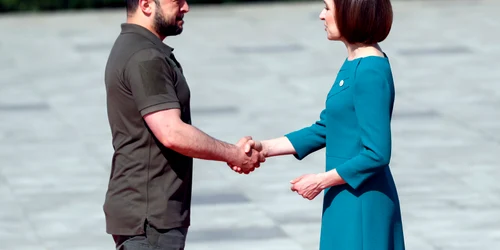 Volodimir Zelenski alături de Maia Sandu la summitul CPE FOTO EPA jpg