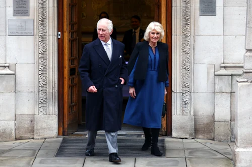 Regele Charles s a externat, Camilla i a stat alături, Getty