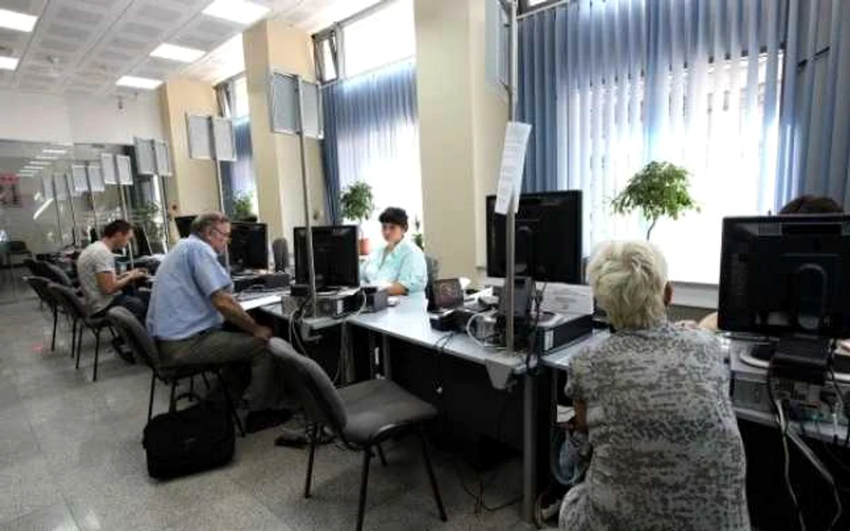 Statul se confruntă cu o criză de angajaţi în administraţia publică