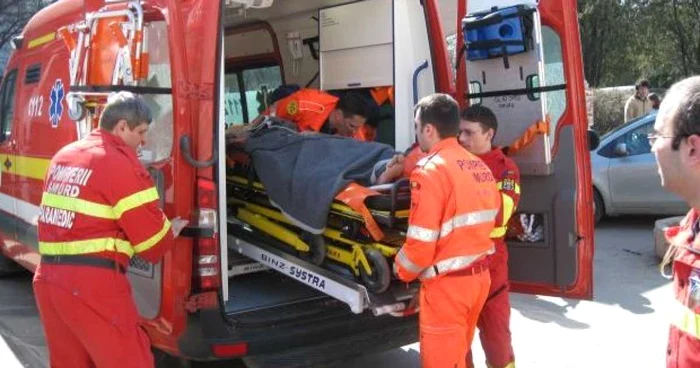 Victimele au fost transportate la Bucureşti. FOTO Arhiva Adevărul