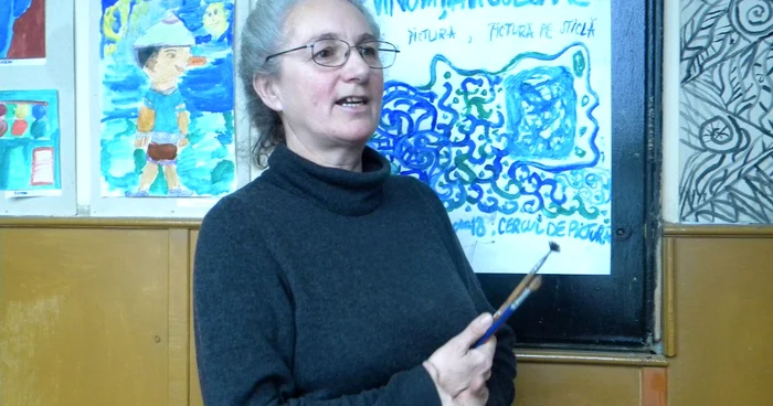 Este ataşată de cariera profesorală