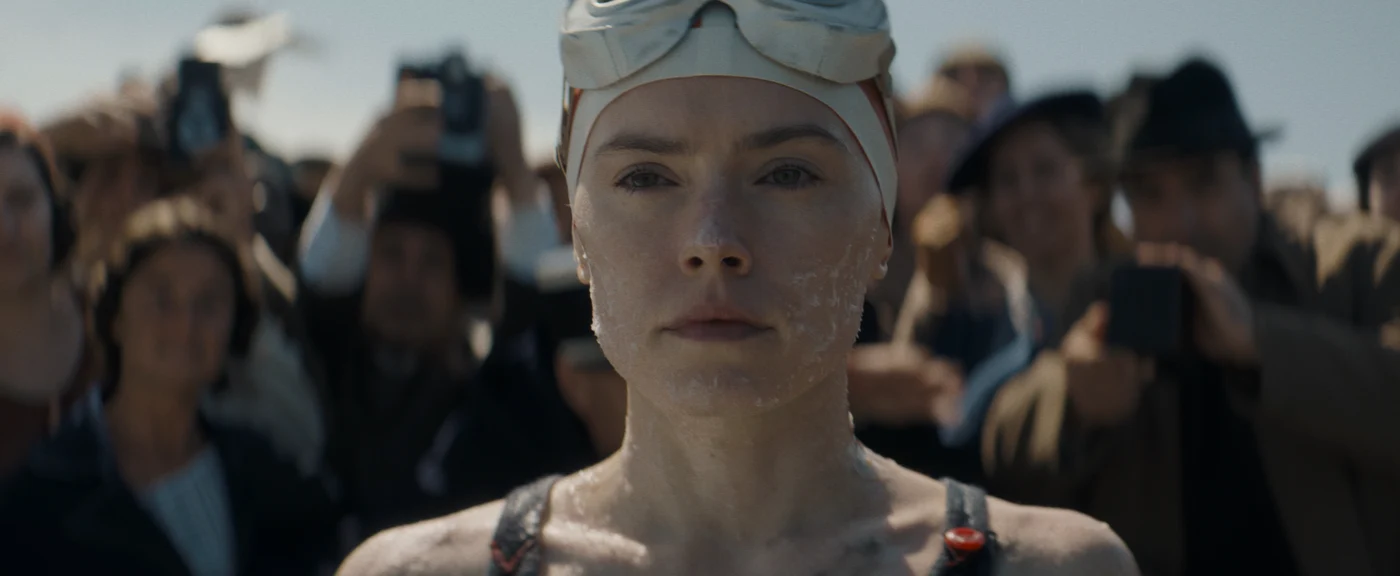 Daisy Ridley în rolul lui Trudy Ederle