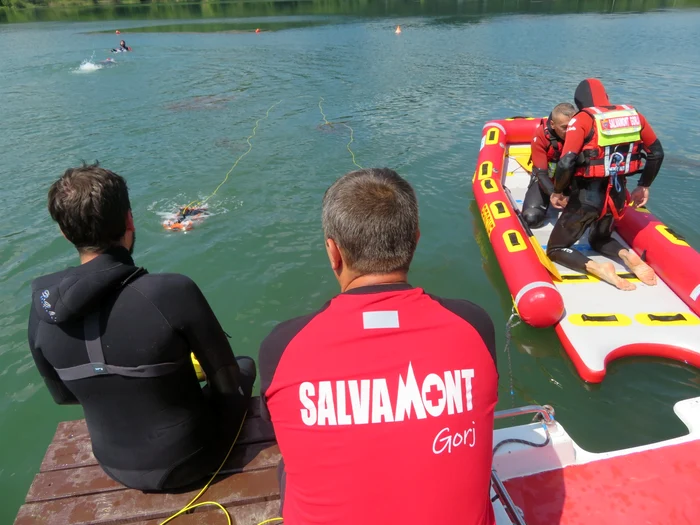 Aparatul va fi testat de salvamontiștii gorjeni Foto: Salvamont Gorj