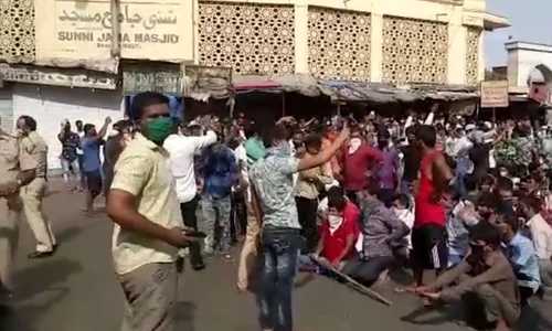 Poliția a folosit gaze  lacrimogene împotriva  manifestanților din New Delhi  jpeg