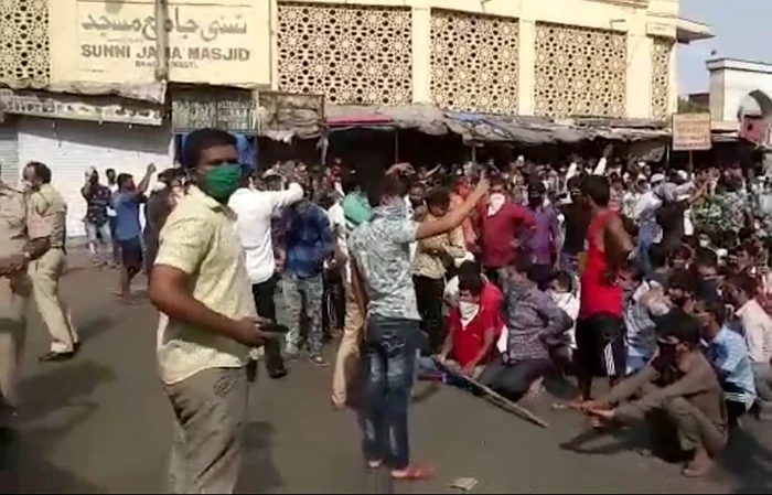 Poliția a folosit gaze lacrimogene împotriva manifestanților din New Delhi