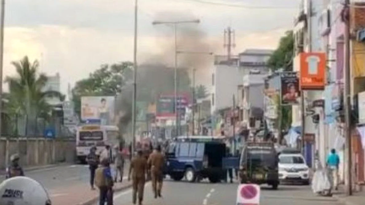 O nouă explozie în Sri Lanka O camionetă a sărit în aer în timp ce geniștii încercau să dezamorseze o bombă jpeg