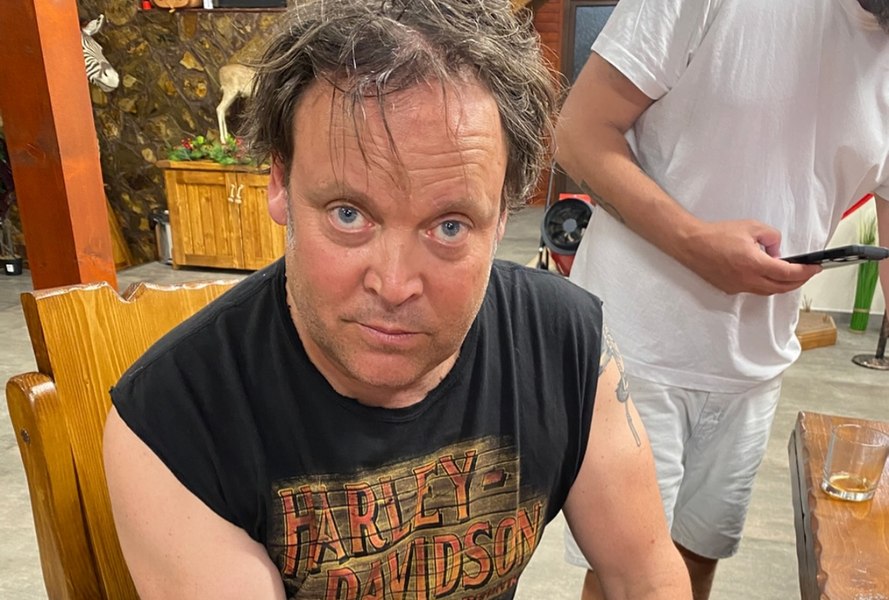 Realizatorul documentarelor „Wild Carpathia” și „Flavours of Romania” acuză CJ Maramureș că îi datorează 30.000 de euro