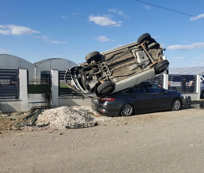 Două persoane au fost rănite. Foto: Facebook/Informații din trafic Vrancea - Asistență Rutieră