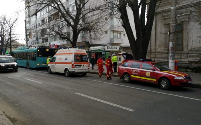 Medicii le-au acordat primul ajutor răniţilor la faţa locului Foto: GSDG