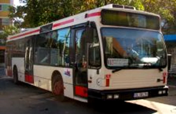 Unul dintre autobuzele second hand achiziţionate din Danemarca