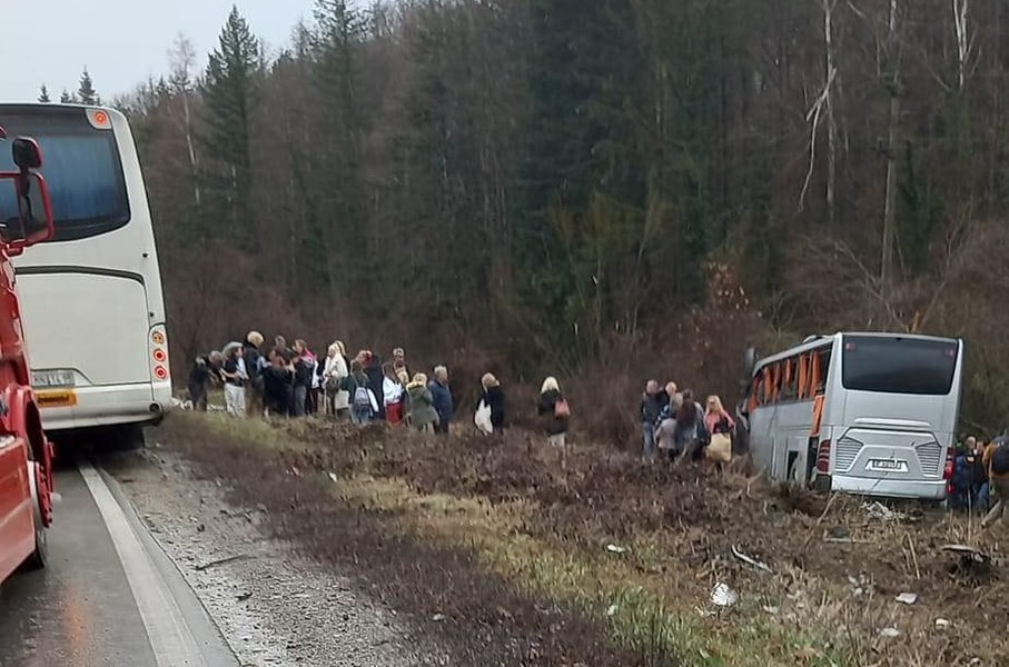 Accidentul de autocar din Bulgaria. MAE informează că șoferii implicați sunt români, turiștii sunt cetățeni străini FOTO