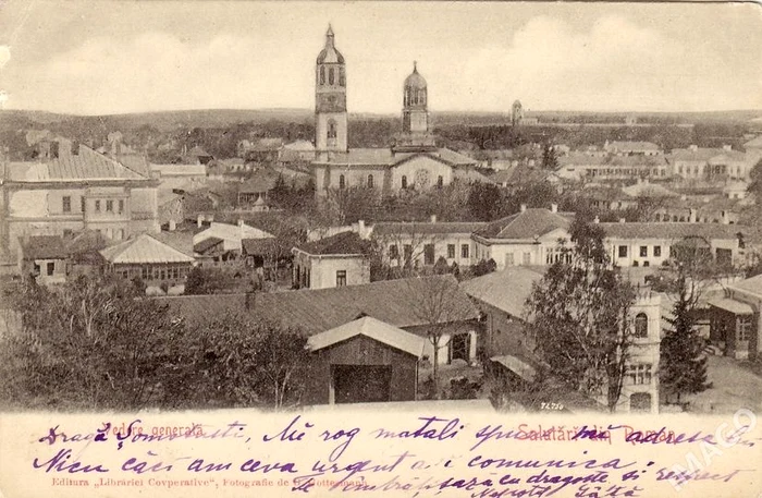 Arhiepiscopia ar fi construită pe locul unde era cetatea FOTO Roman - Fotografii vechi