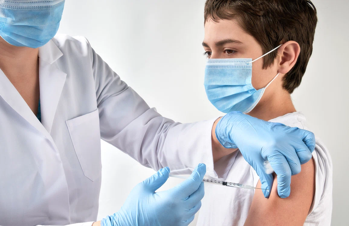 
    Cazurile de inflamații cardiace sunt mai frecvente după a doua doză de vaccin foto: Shutterstock  
