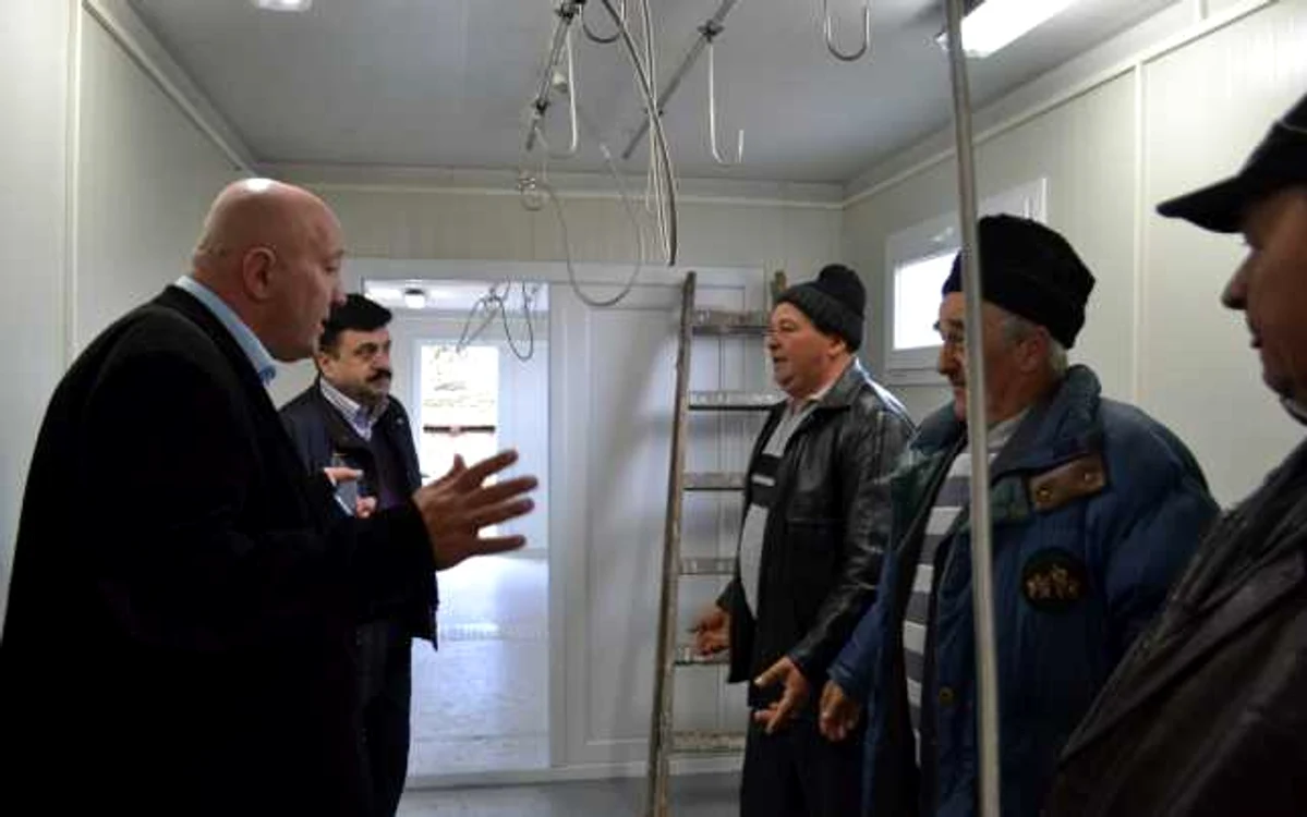 La dispoziţia conducerii Primăriei, în Piaţa de Vechituri din Satu Mare au fost schimbate condiţiile şi locul de sacrificare a mieilor de Paşte. FOTO - Primăria Satu Mare