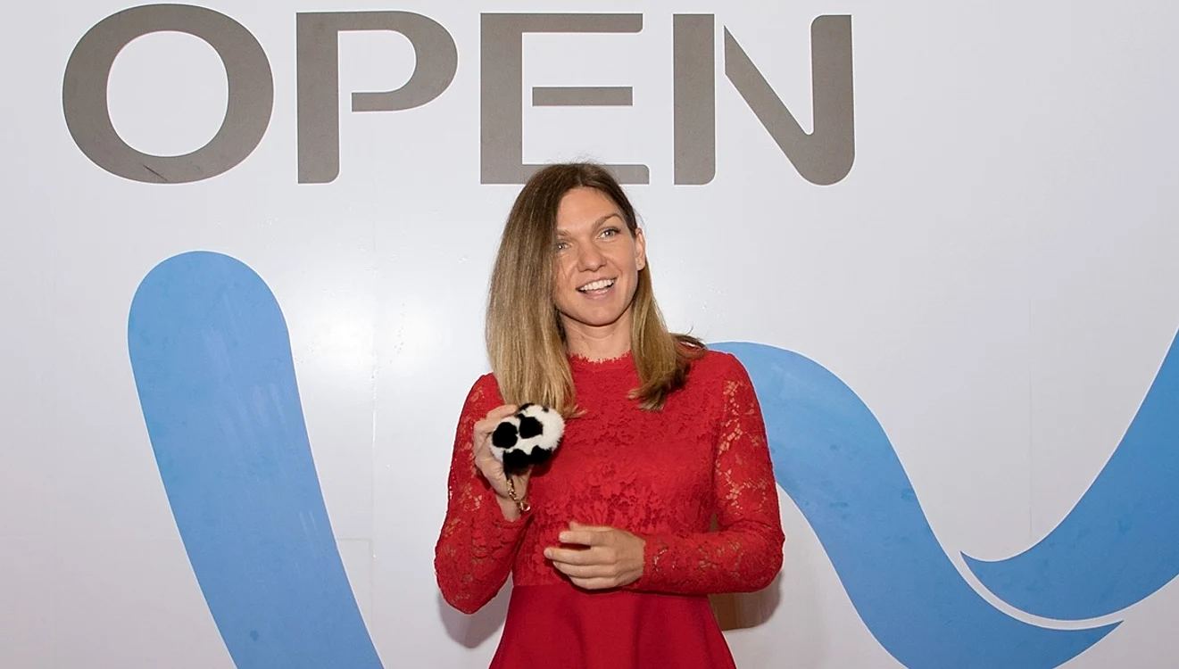 
    Simona Halep la petrecerea jucătoarelor de la Wuhan 2019foto: Getty Images  