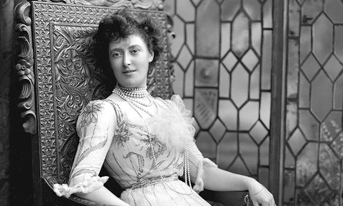 Lady Margaret Greville, miliardara care și a donat colecția de bijuterii Familiei Regale britanice   profimedia 1017984244 jpg
