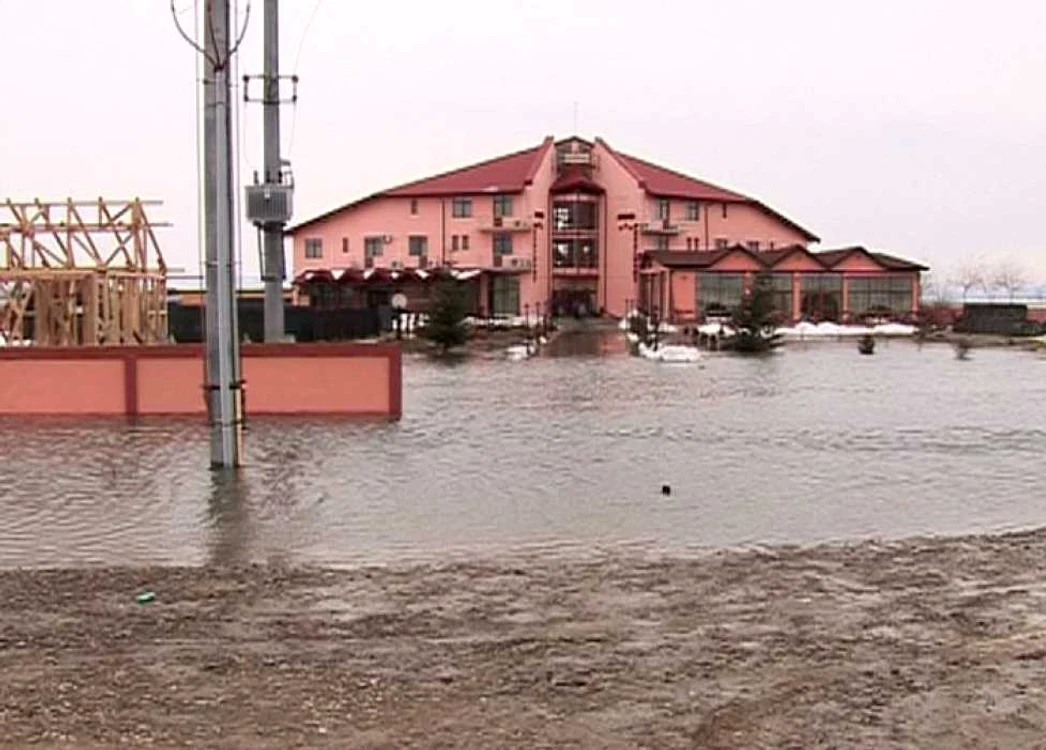Hotelul se afla la 5 kilometri de oraşul Buzău
