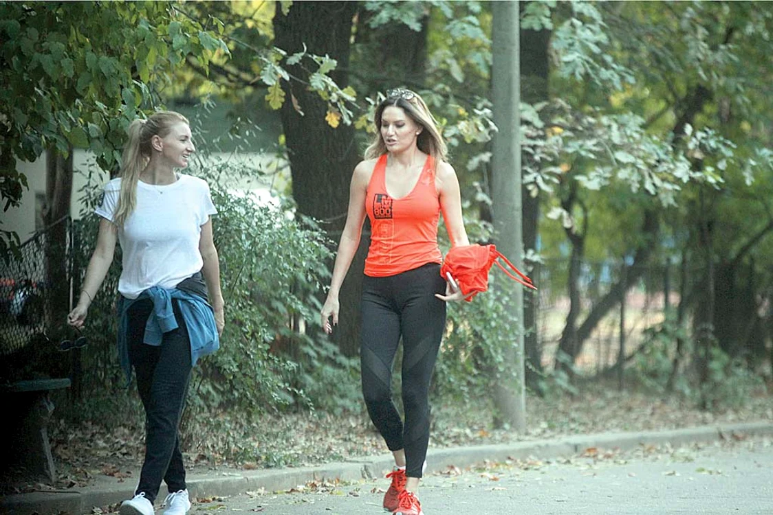Are o condiție fizică de invidiat la vârsta de 43 de ani. Sportul și alimentația sunt secretele Danei