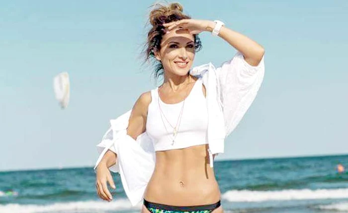 
    Carmen Brumă are talie de fotomodel la 41 de ani  