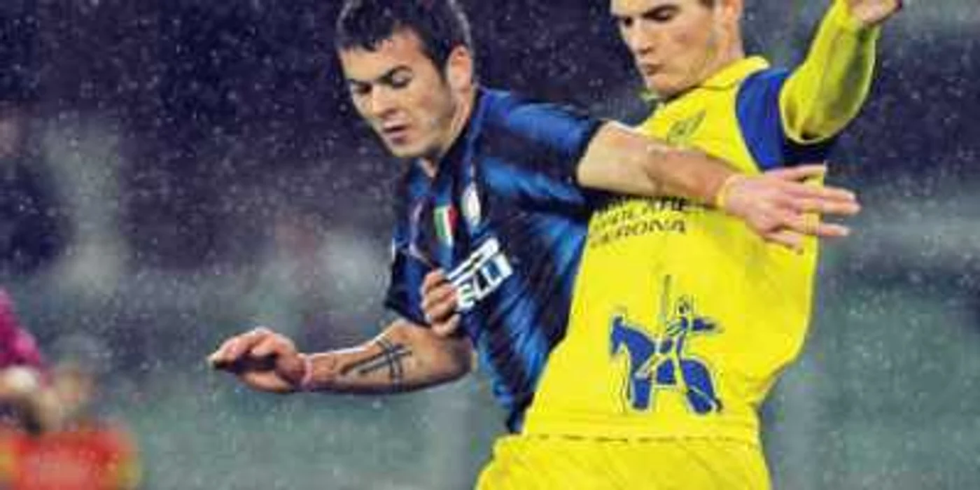 Alibec (albastru-negru) a intrat pe teren în minutul 67 cu Chievo