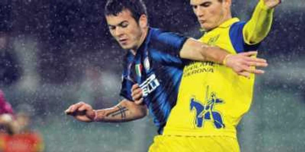 Alibec (albastru-negru) a intrat pe teren în minutul 67 cu Chievo